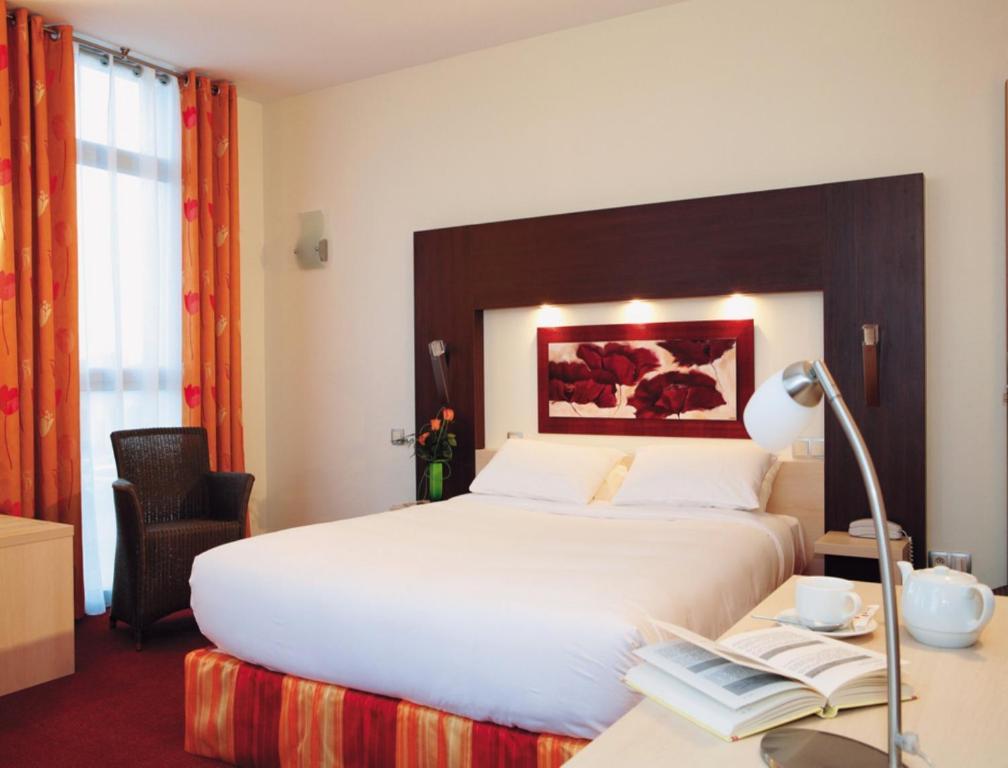 Hostellerie Saint Vincent Beauvais Aeroport Quarto foto