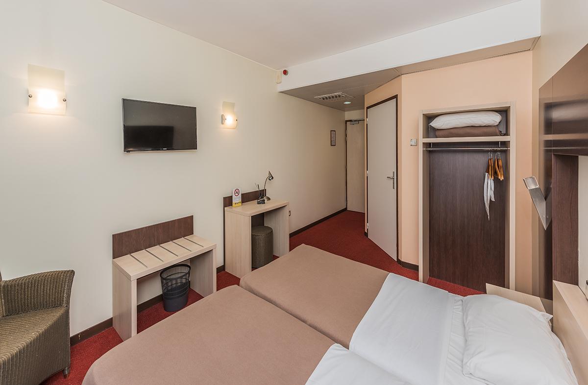 Hostellerie Saint Vincent Beauvais Aeroport Exterior foto